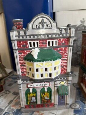 VTG Dept 56 - 1881 Cobblestone Antique Shop - dated 1988